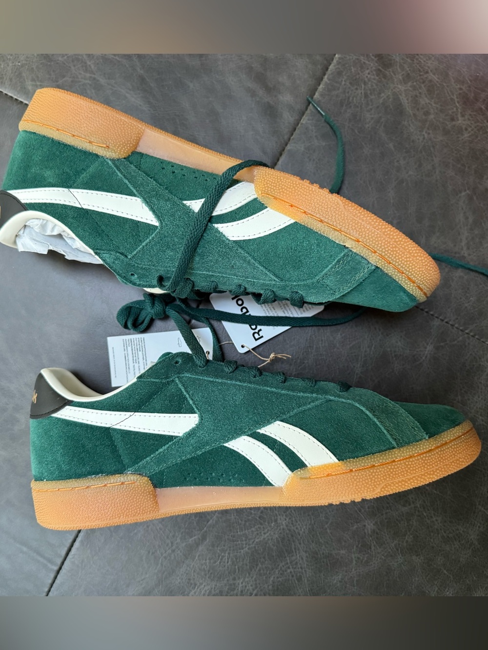 Reebok Suede Low-Top Sneakers with Gum Sole collegiate green 11.5 women /10Mens - Picture 4 of 15